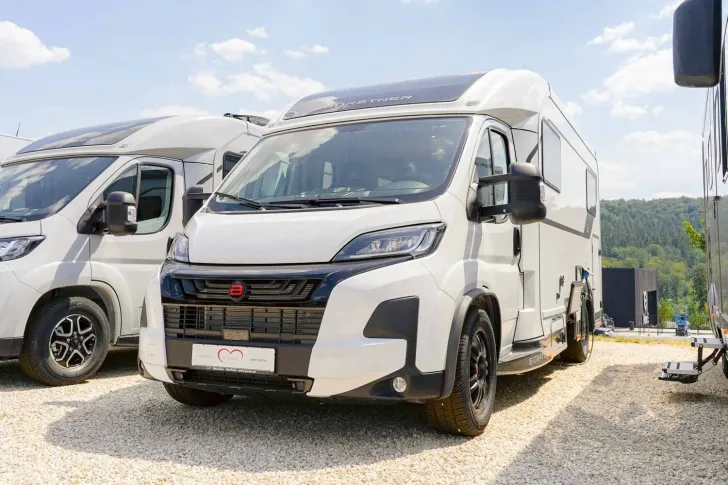 Fahrzeugbild Bürstner Signature SFT 7.0 *AB SOFORT IN WERTHEIM* #4