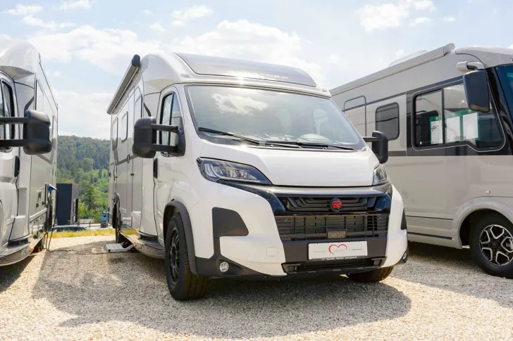 Fahrzeugbild Bürstner Signature SFT 7.0 *AB SOFORT IN WERTHEIM* #6