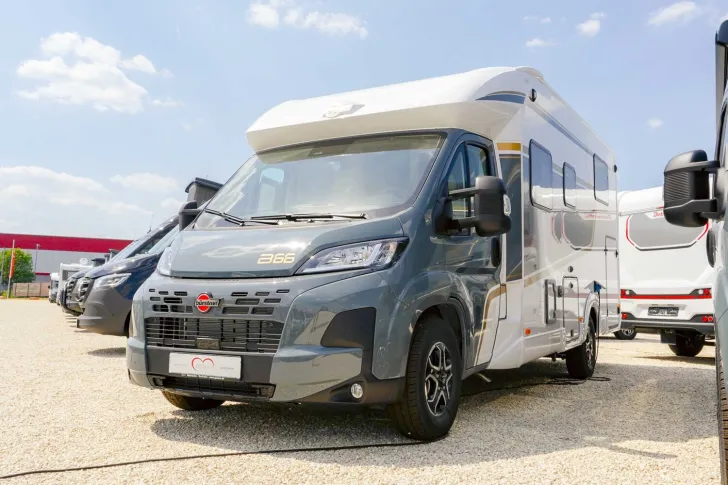 Fahrzeugbild Bürstner B66 TD 690 *SIE SPAREN 4.197* #3