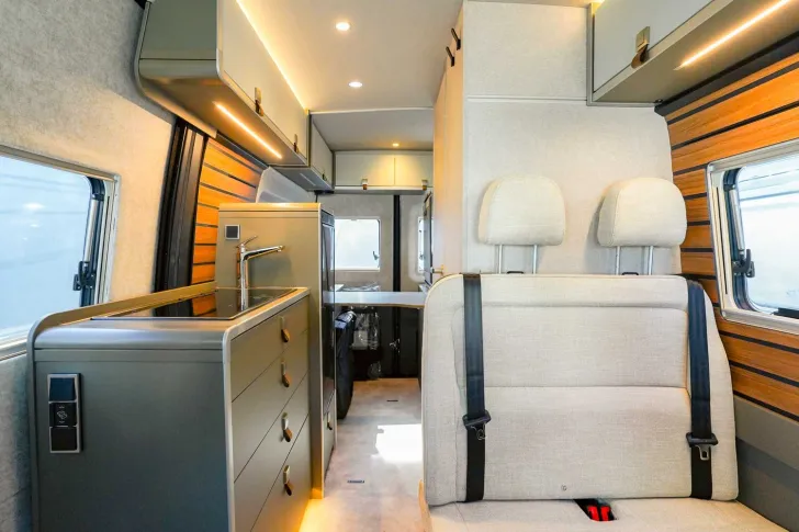 Fahrzeugbild Hymer Grand Canyon S CrossOver 600 VORTEIL: 16.250 EUR #8