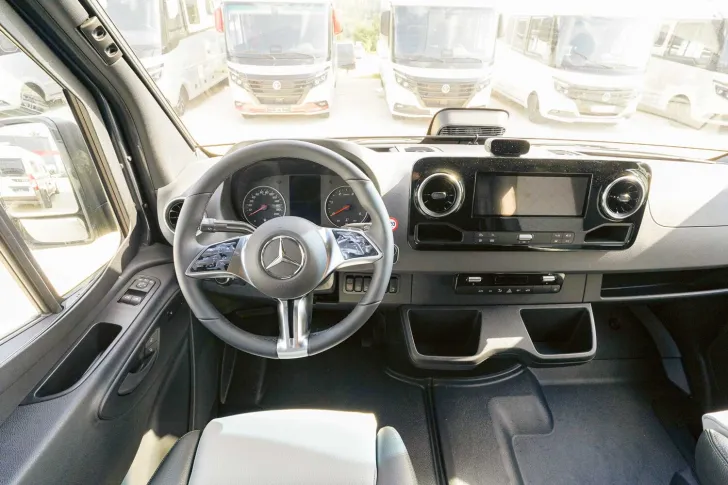 Fahrzeugbild Hymer Grand Canyon S CrossOver 600 VORTEIL: 19.935 EUR #9