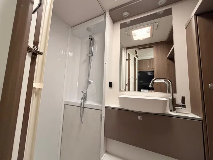 Fahrzeugbild Carado pro A 464 Markise / Radträger / pro #11