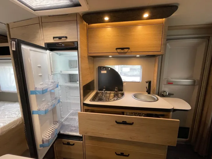 Fahrzeugbild Weinsberg CaraOne 480 QDK, Etagenbett, 2026 #18