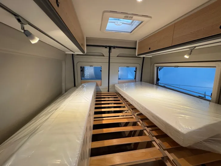 Fahrzeugbild Sunlight Camper Van CLIFF 602 Adventure Edition Trittstufe #10