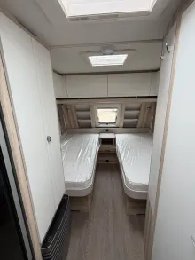 Fahrzeugbild Hobby De Luxe 540 UL/1.800 kg/Bettverbreiterung/Ambien #7
