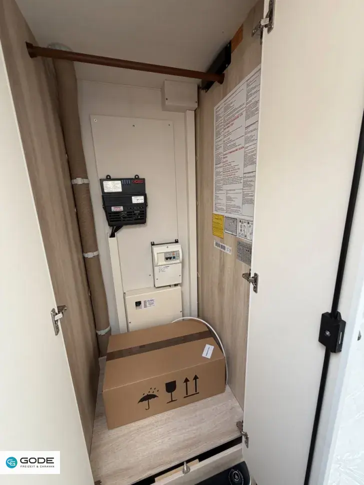 Fahrzeugbild Hobby De Luxe 540 UL/1.800 kg/Bettverbreiterung/Ambien #14