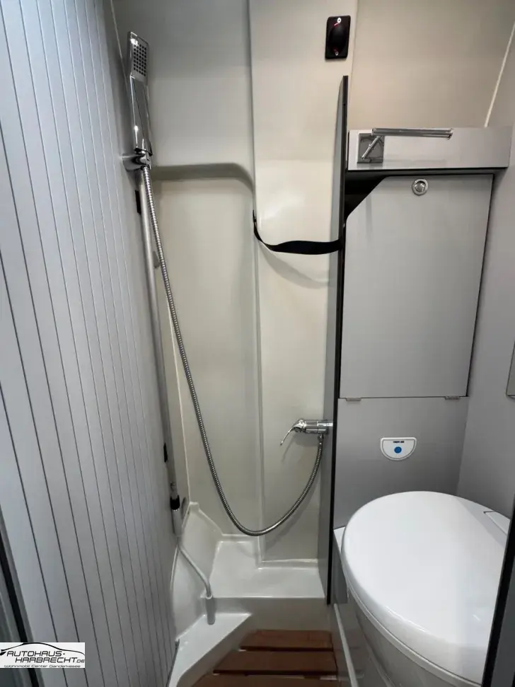 Fahrzeugbild Ahorn Camp VAN 620-Längsbetten-Dieselhzg-Luftfahrw.-Radtr. #28
