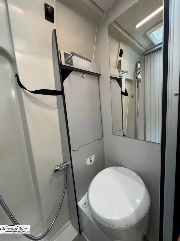 Fahrzeugbild Ahorn Camp VAN 620-Längsbetten-Dieselhzg-Luftfahrw.-Radtr. #29