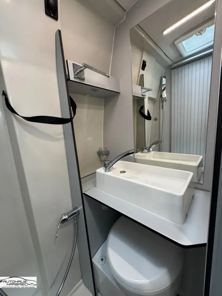 Fahrzeugbild Ahorn Camp VAN 620-Längsbetten-Dieselhzg-Luftfahrw.-Radtr. #30