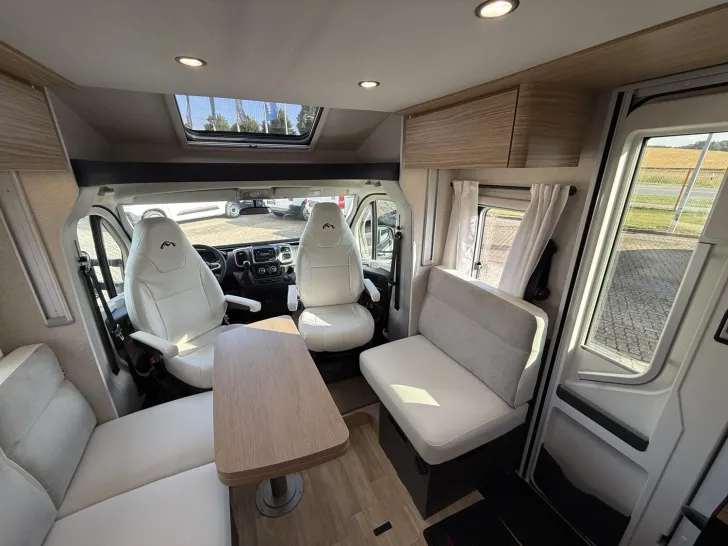 Fahrzeugbild Mooveo Tei 72EBF Elysee Spring Edition #24