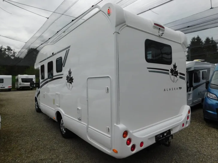 Fahrzeugbild Ahorn Camp Alaska TD Automatik, Hubbett, Luftfeder, TV+SAT #3