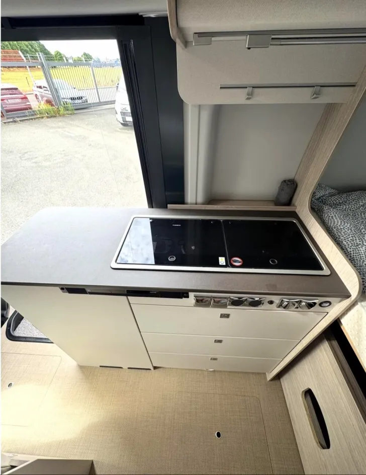 Fahrzeugbild Bürstner Lineo C 590 #8