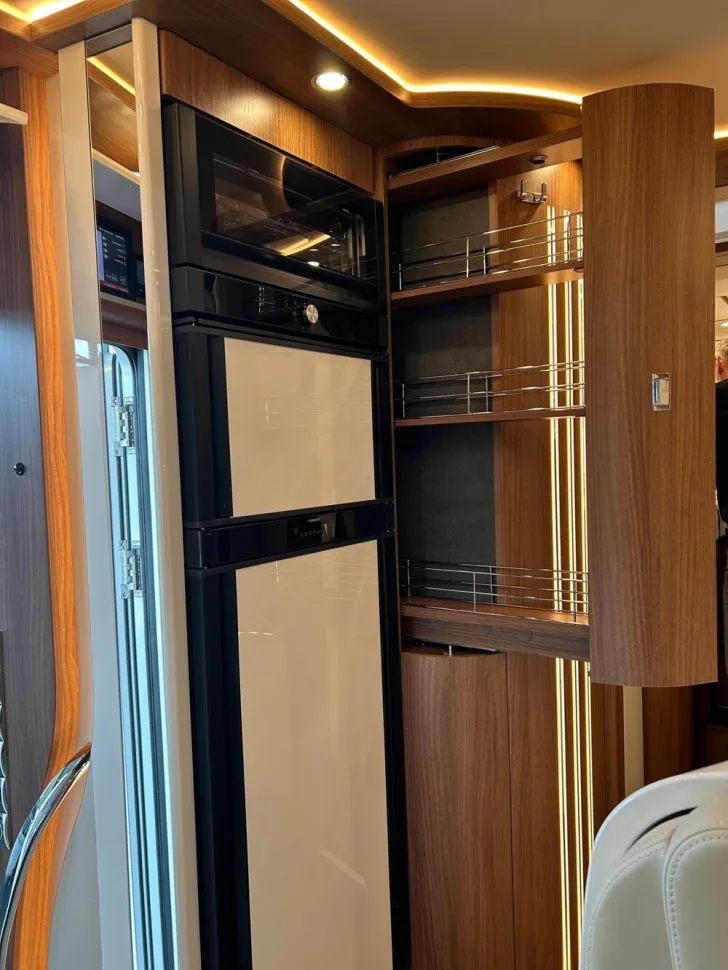 Fahrzeugbild Carthago chic e-line I 50 LE DA #14