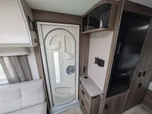 Fahrzeugbild Kabe Royal 560 GLE 2000kg/City-Wasseranschluss/Dunstabzugshaube/Antischlingerkupplung #15