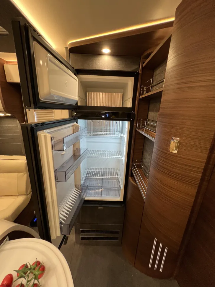 Fahrzeugbild Carthago chic c-line T 4.9 LE Mercedes (362) #24