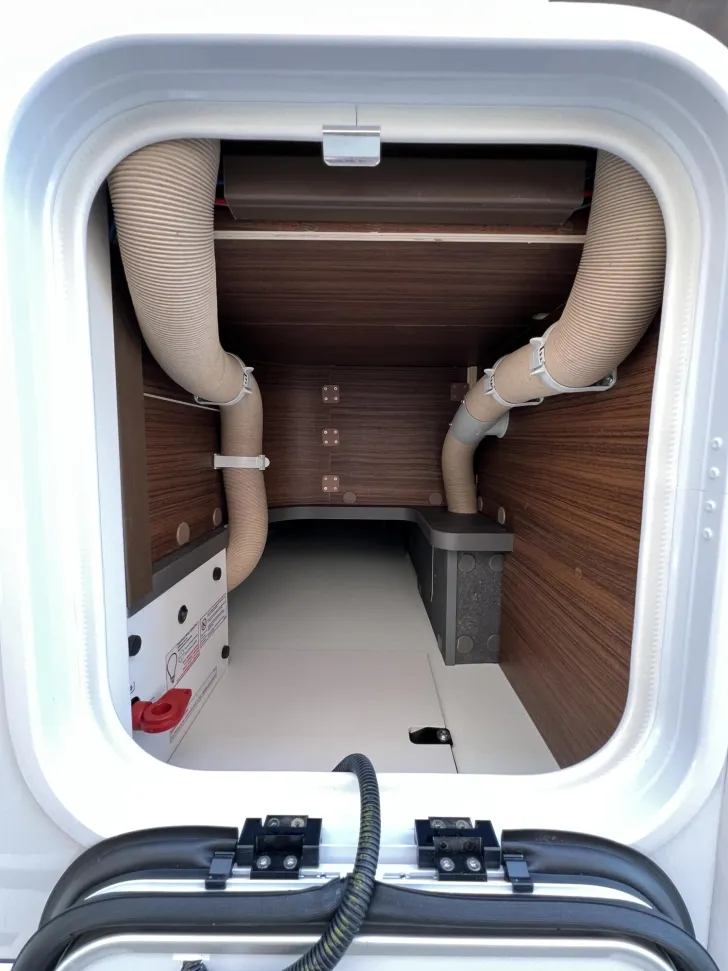 Fahrzeugbild Carthago chic c-line T 4.9 LE Mercedes (362) #41