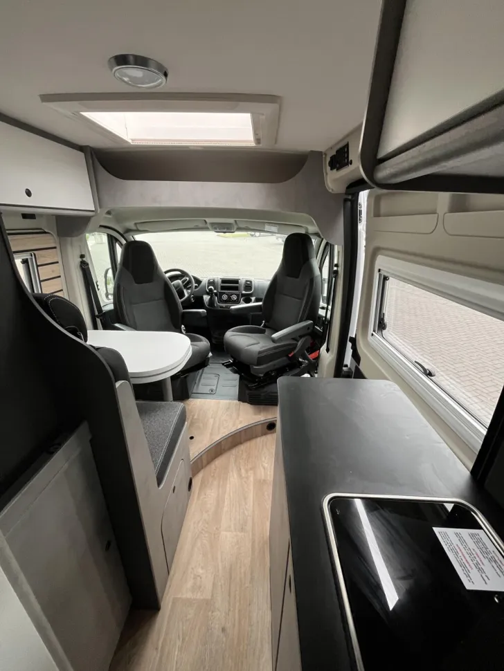 Fahrzeugbild Crosscamp ADVTR 6.4 EF Peugeot #10