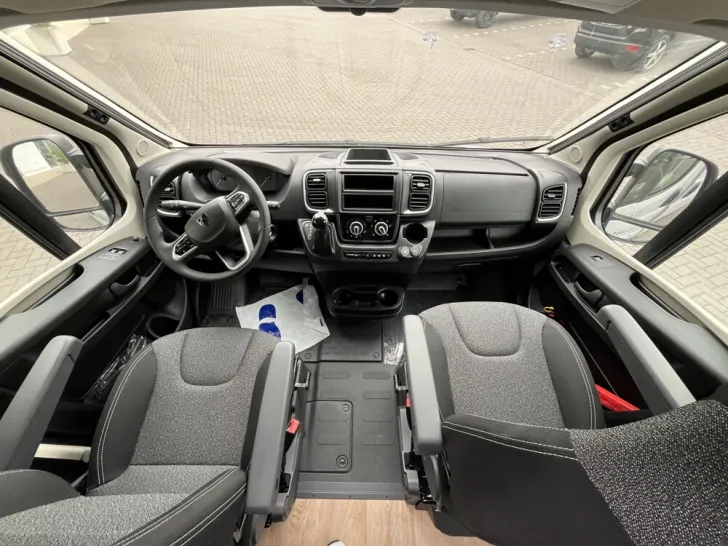 Fahrzeugbild Crosscamp ADVTR 6.4 EF Peugeot #13