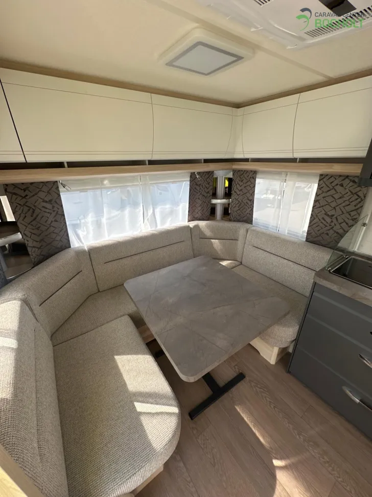 Fahrzeugbild Hobby De Luxe 460 UFe InterCaravaning 1500 kg / Mover / Markise / ETS #8