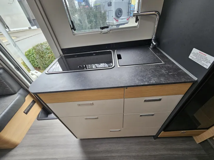 Fahrzeugbild Adria Matrix ALL-IN 600 SL ZusatzLuftfederHA|L-Dinette #13