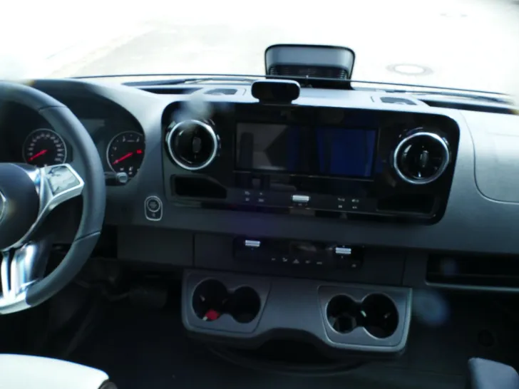 Fahrzeugbild Weinsberg CaraCompact MB EDITION PEPPER 640 MEG #8