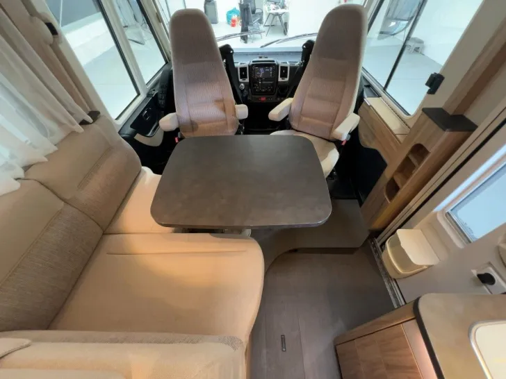 Fahrzeugbild Hymer Exsis I 504/1.Hand/Festbett+Hubbett/FINANZIERUNG #8
