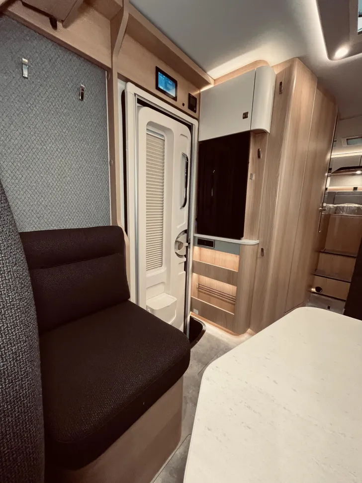 Fahrzeugbild Hymer B-Klasse MC I BlackLine 600 YOUNG CAMPER #8