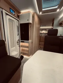 Fahrzeugbild Hymer B-Klasse MC I BlackLine 600 YOUNG CAMPER #9