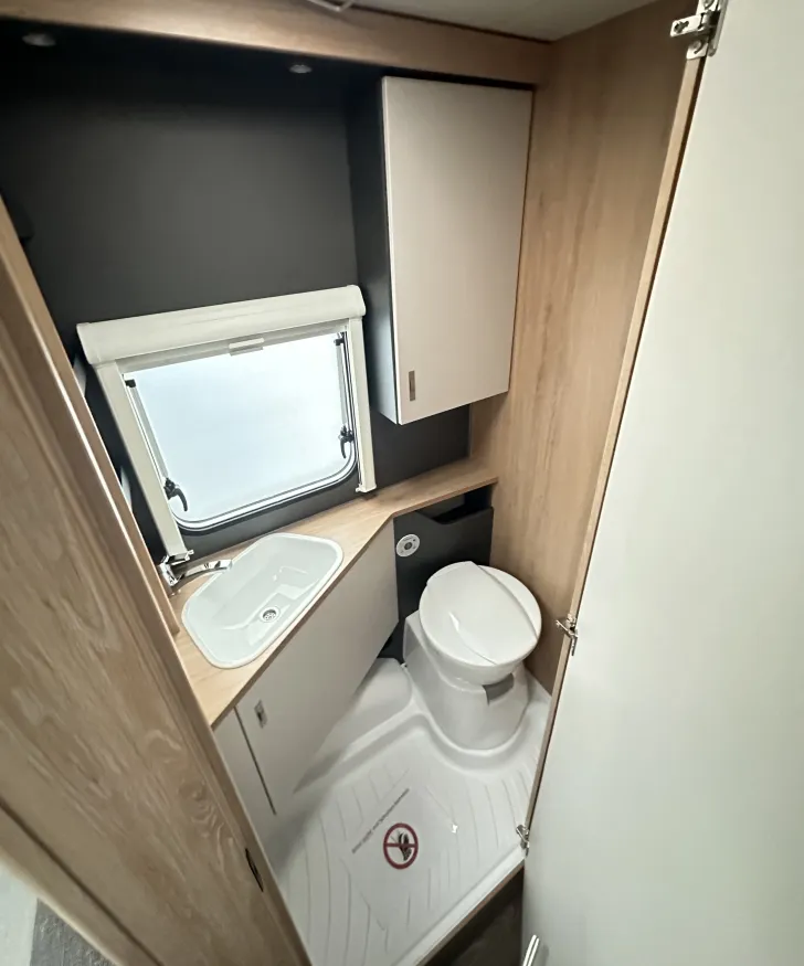 Fahrzeugbild Knaus Sport 420 QD Duschausbau #18
