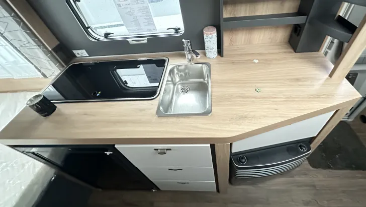 Fahrzeugbild Knaus Sport 420 QD Duschausbau #14