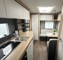Fahrzeugbild Knaus Sport 420 QD Duschausbau #7