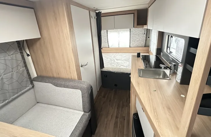 Fahrzeugbild Knaus Sport 420 QD Duschausbau #6