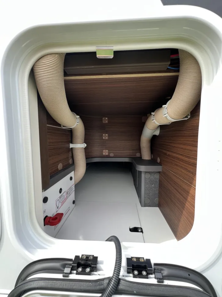 Fahrzeugbild Carthago chic c-line T 4.9 LE Mercedes (356) #41