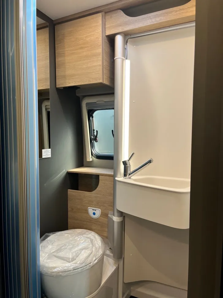 Fahrzeugbild Dethleffs Globetrail 640 ES Fiat Voll-Ausstattung / 180 PS #15