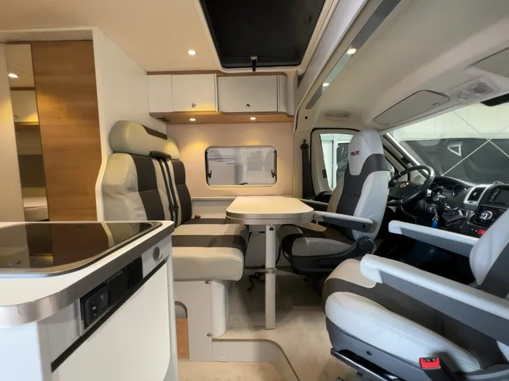 Fahrzeugbild Pilote V 630J/Einzelbetten+AUFSTELLDACH/TOP-ANGEBOT!! #8
