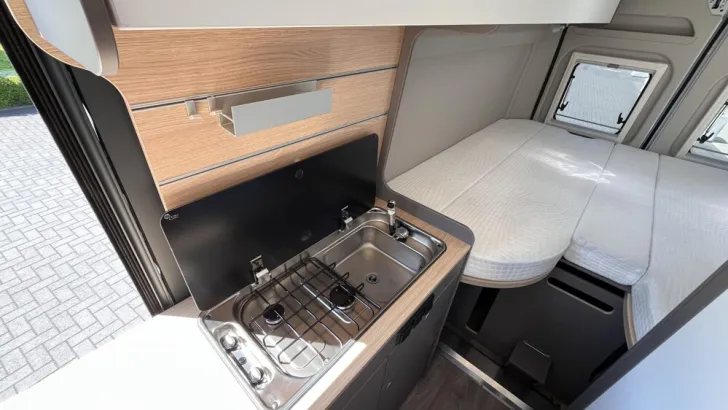 Fahrzeugbild LMC Innovan 640 #10
