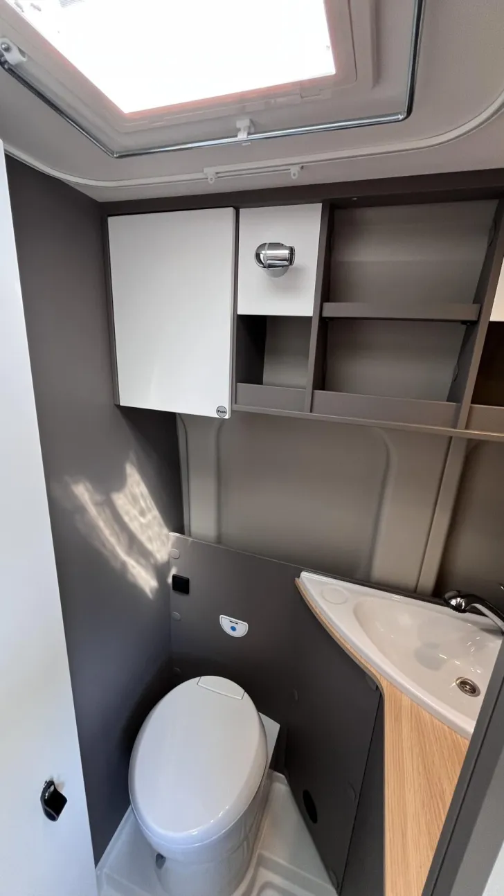 Fahrzeugbild LMC Innovan 640 #12