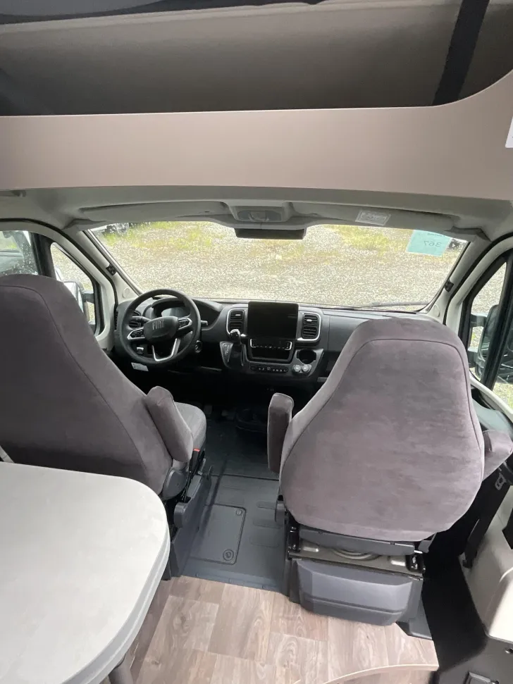 Fahrzeugbild Carado pro CV 600 Schlafdach, Automatik, Digital Paket #13