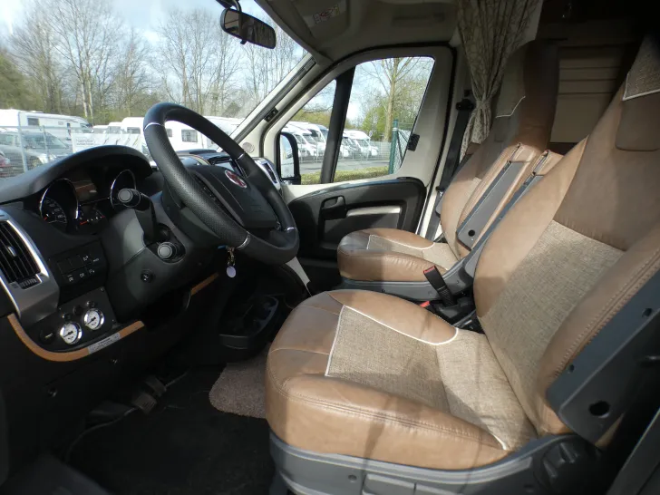 Fahrzeugbild Carthago c-tourer 142 DB #13