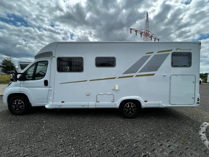 Fahrzeugbild Mooveo TEi 74 EB*AHK*SOLAR*SAT*TV*KLIMA*AUTOM. #12