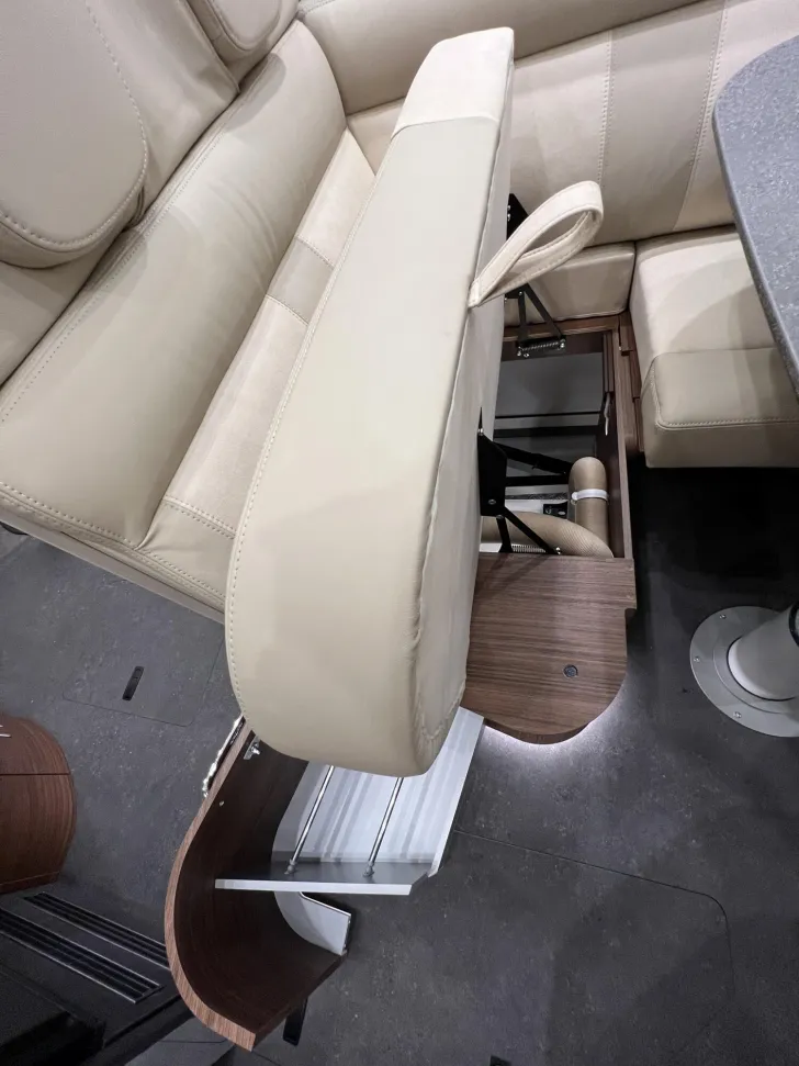 Fahrzeugbild Carthago chic c-line I 4.9 LE Mercedes (368) #40