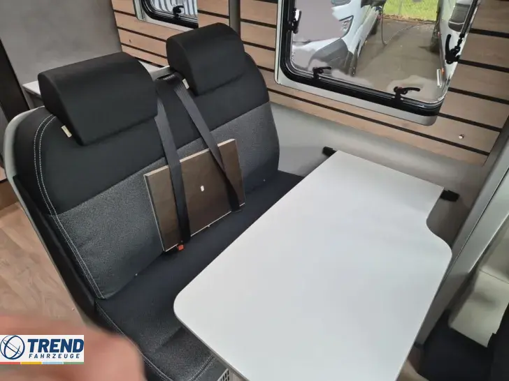 Fahrzeugbild Crosscamp EXPDN 7.0 E Peugeot #12