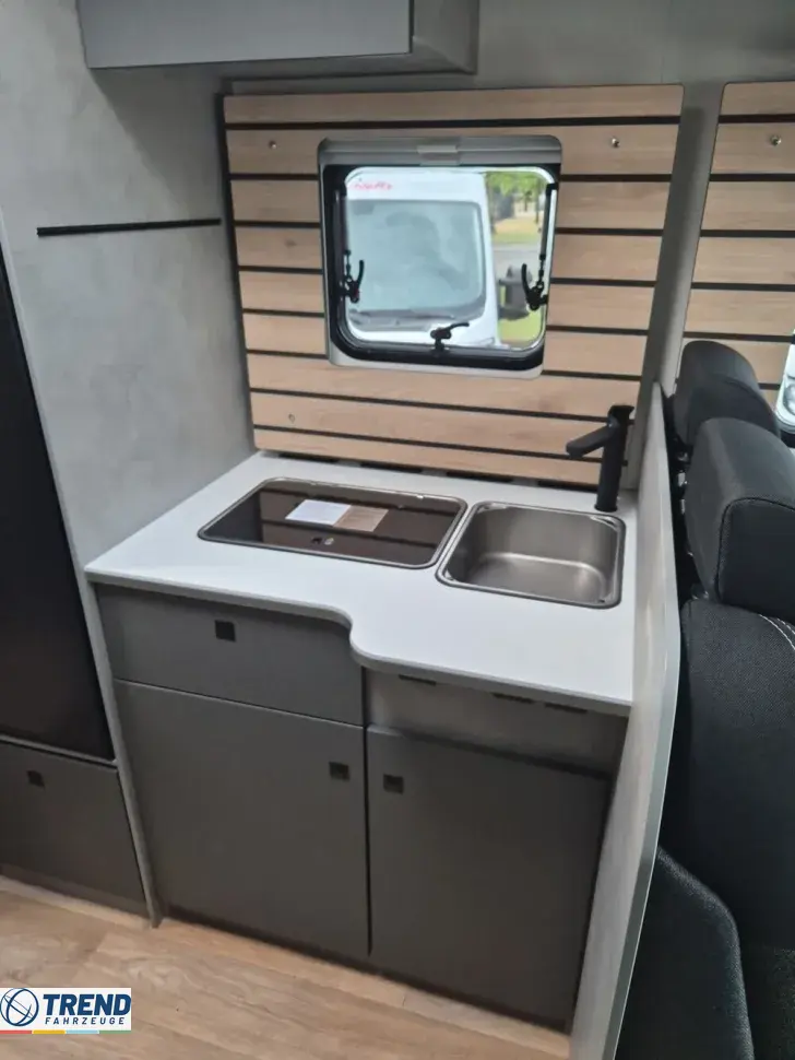 Fahrzeugbild Crosscamp EXPDN 7.0 E Peugeot #13