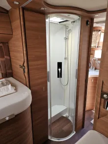 Fahrzeugbild Carthago chic c-line I 4.9 LE L auf Okt26|Alarm|WR|Solar #11