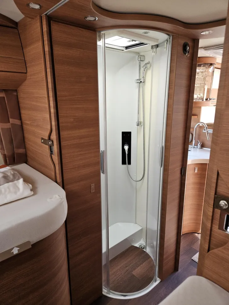 Fahrzeugbild Carthago chic c-line I 4.9 LE L auf Okt26|Alarm|WR|Solar #11