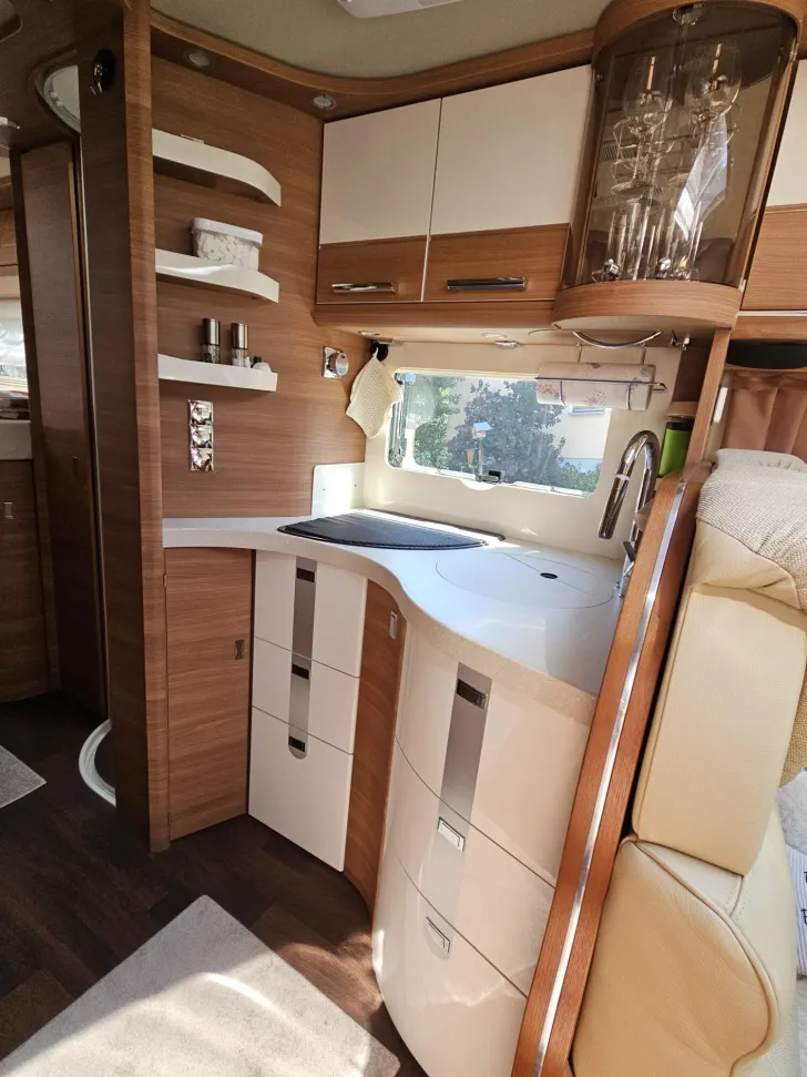 Fahrzeugbild Carthago chic c-line I 4.9 LE L auf Okt26|Alarm|WR|Solar #15