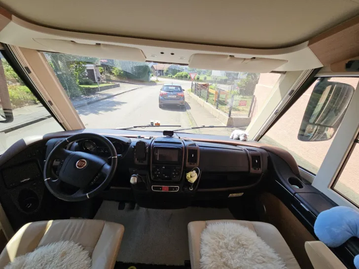 Fahrzeugbild Carthago chic c-line I 4.9 LE L auf Okt26|Alarm|WR|Solar #20