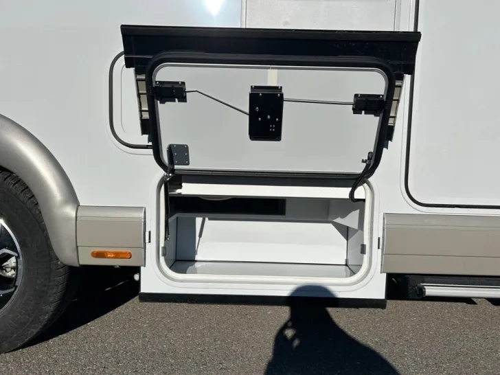 Fahrzeugbild Carthago chic c-line I 4.9 LE #24