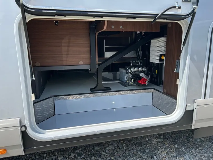 Fahrzeugbild Carthago chic c-line I 5.9 XL LE #24