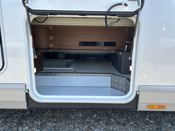 Fahrzeugbild Carthago chic c-line I 5.9 XL LE #25